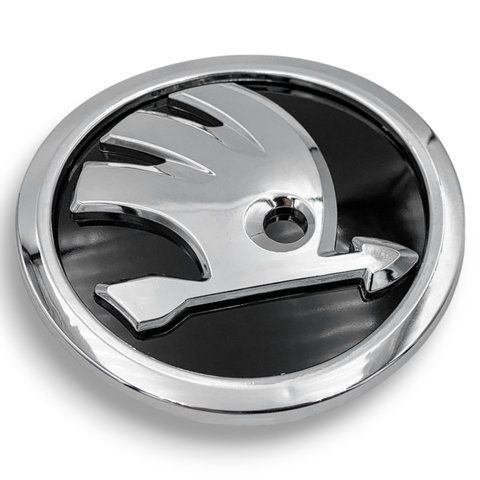 Емблема передня SKODA 90 мм ЧОРНА+ХРОМ пластик (на скотчі і 3 усиках) OEM 32D853621A 132626 фото