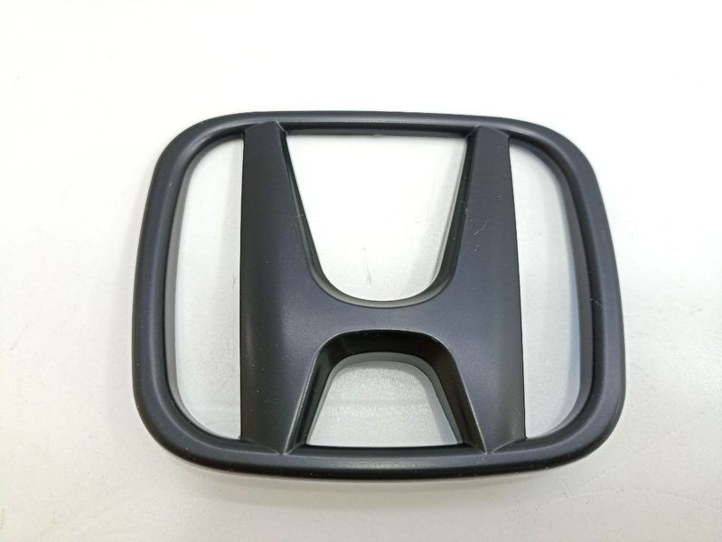 Эмблема решетки, задняя HONDA матовая ЧЕРНАЯ 92х75мм пластик на скотче ВЫПУКЛАЯ 181971 фото