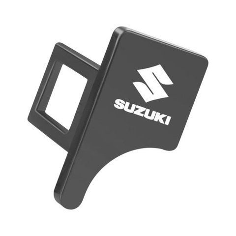 Заглушка ременя безпеки з логотипом SUZUKI чорна (плоска) метал (обманка) 186671 фото